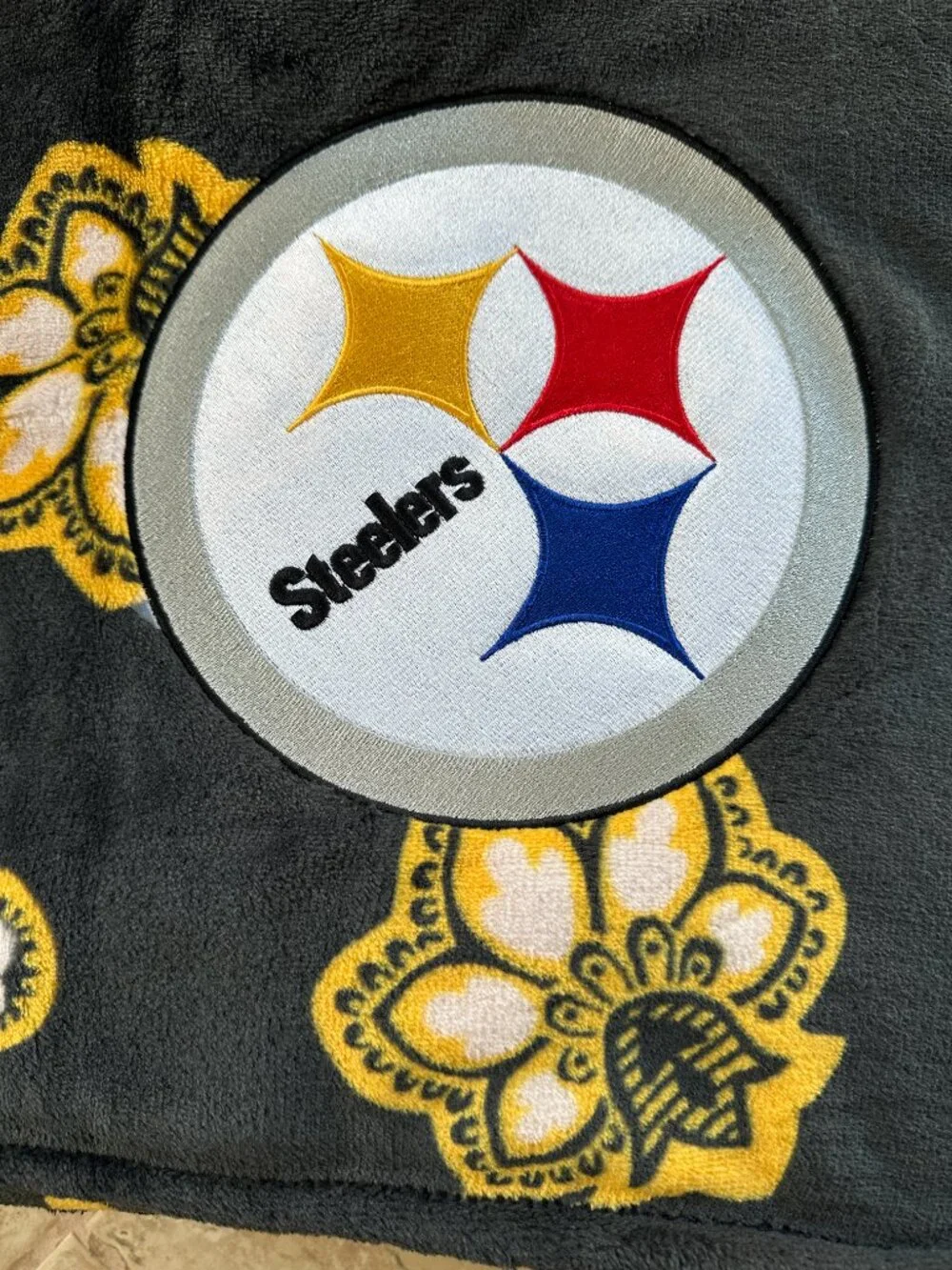 VERA BRADLEY NFL STEELERS OVERSIZED THROW BLANKET:NWT PITTSBURGH  94